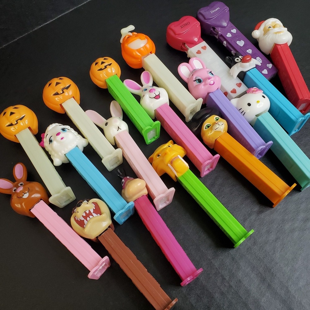 PEZ Candy Dispenser Lot Of 18 - Halloween Easter Hello Kitty Dino Taz Sylvester